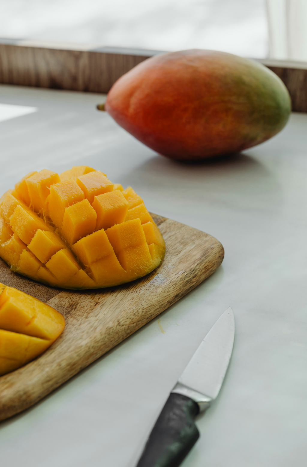 Signature Mango Tangerine 10 oz scented candle